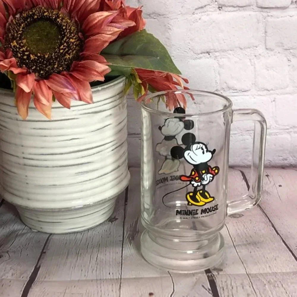 Minnie Mouse glass mug